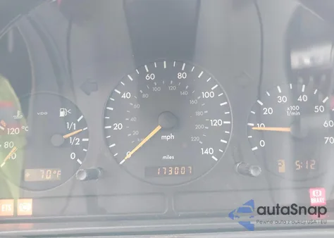 2000 Mercedes-Benz Ml 320 z USA, uszkodzony, nr VIN 4JGAB54E9YA206503